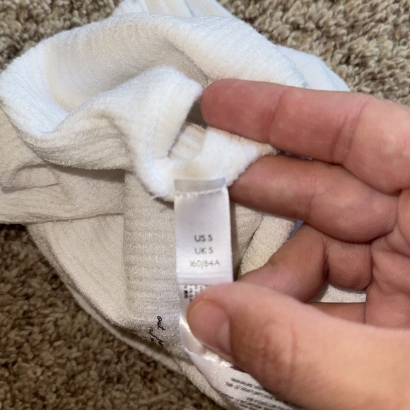 Out from under urban outfitters ribbed crop tank in white size small - Picture 4 of 4